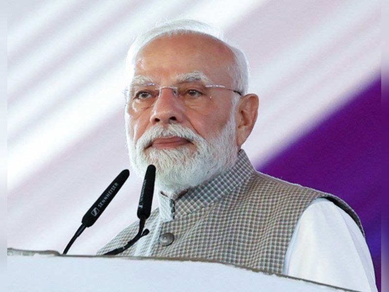 PM Modi Flags Off Ernakulam–Bengaluru Vande Bharat 1 PM Modi Flags Off Ernakulam–Bengaluru Vande Bharat