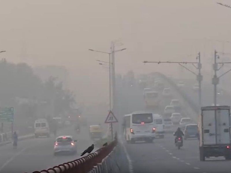 Delhi Smog Crisis: AQI Above 400, Schools Go Hybrid 1 Delhi Smog Crisis: AQI Above 400, Schools Go Hybrid