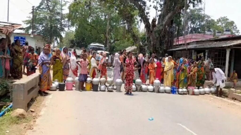 Water Crisis For 2 Months: Women Block Road in North Tripura 1 Water Crisis For 2 Months: Women Block Road in North Tripura
