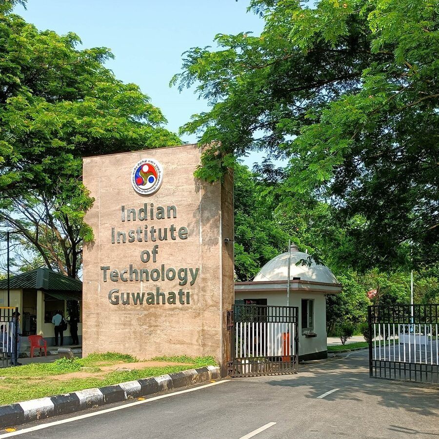 IIT Guwahati Develops Sunlight Catalyst to Convert CO₂ to Fuel 1 IIT Guwahati Develops Sunlight Catalyst to Convert CO₂ to Fuel