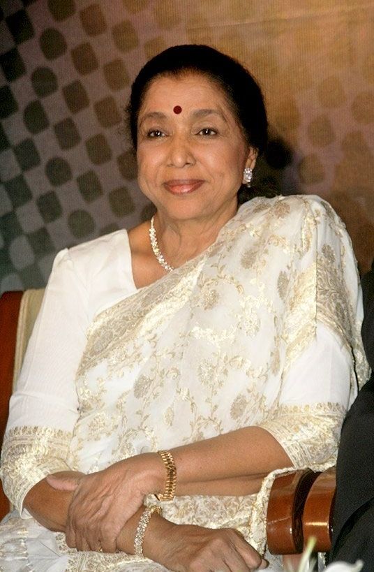 Legendary Singer Asha Bhosle Passes Away at 92