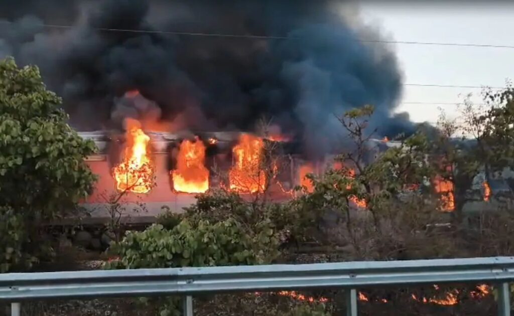 Massive Fire on Delhi-Bound Rajdhani Express