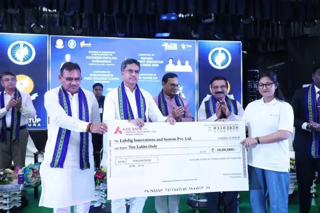 Digi SAPNE 3.0 - Tripura's Big Push for Startups 2 Hon'ble CM is distributing cheques among the Startups of North Eastern States